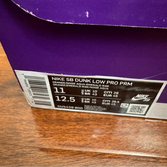 Nike SB Dunk Low Orange Emerald Rise Size 11 - Picture 10 of 10